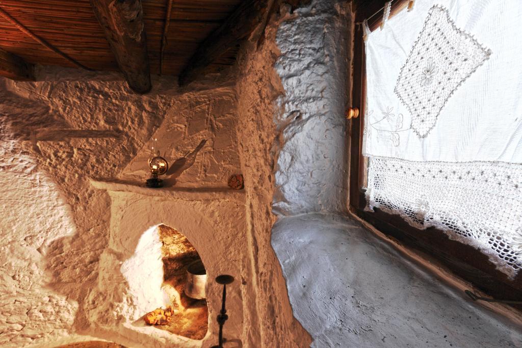 Makrýgialos Aspros Potamosアパートホテル エクステリア 写真